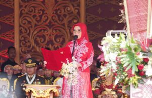 Ketua DPRD Sumsel ) Hj R A Anita Noeringhati ikuti Upacara HUT RI, petugas Pembaca UUD 1945
