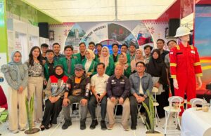 Dukung Belanja Produk lokal, PHE Jambi Merang Memperkenalkan Madu Lebah Sabak dan Stick Buah Naga Pada Ajang Hari UMKM Nasional Tahun 2024