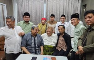 Tiba di Palembang UAS membesuk H.Halim di RS