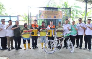 Apresiasi Petugas Kebersihan DLH Palembang yang Mengendarai Sepeda, Pj Walikota Berikan Sepeda Baru