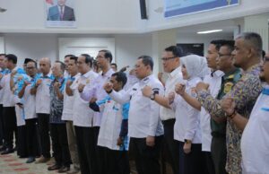 Pj Wali Kota Lantik 12 Komunitas Peduli Sungai Peduli Banjir di Palembang