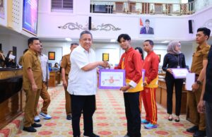 Pemkot Palembang Bagikan Bonus ke Pelatih Berprestasi di Porprov dan Perparprov 2023