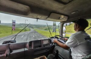 Kurangi Resiko Kecelakaan, BPTJ Beri Pelatihan Pengereman di Turunan untuk Angkutan Barang