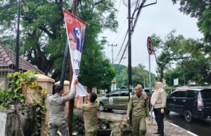 Pemkot Palembang Tertibkan APK Sisa Pilkada, Di Jalan Protokol Sampai Ke Lorong – Lorong