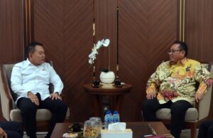 Jenderal TNI (Purn.) H. Dudung Abdurachman Sentralistik Demokratik Bertujuan Mencapai Keseimbangan