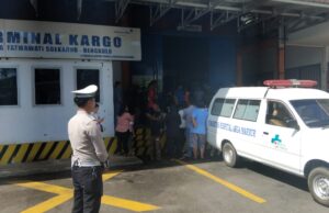Personil Polres Bengkulu Utara Kawal Jenazah Romo RP. Sigfrieds Antonis C.SsR berjalan kondusif