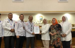 Dewi Sastrani Ratu Dewa, Nahkodai PMI Palembang