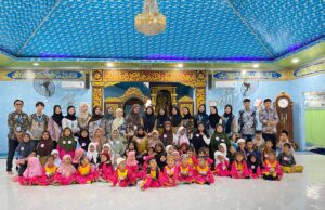 Program kerja tuntas KKN 82 kelompok 115 selenggarakan perpisahan dengan warga Marga Sungsang