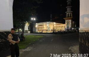 Pengamanan Sholat Tarawih: Upaya Sat Samapta Ciptakan Rasa Aman dan Nyaman.