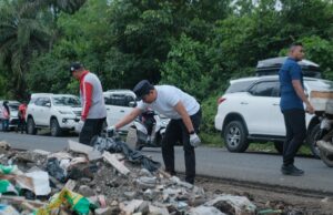 Bupati Bengkulu Utara Arie Septia Adinata turun langsung kegiaatan bersih bersih lingkungan