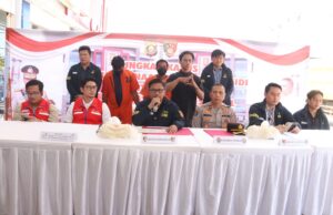 Gunakan Barcode MyPertamina Isi Solar Subsidi Berulang, Dua Sopir Box Ditangkap Ditreskrimsus Polda Sumsel