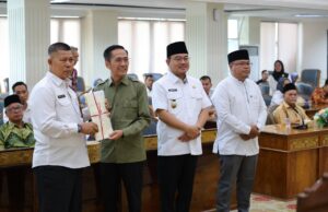 Resmi Terima Sertifikat Aset dari BPN, Ratu Dewa Targetkan Sertifikasi Aset Pemkot Terus Bertambah