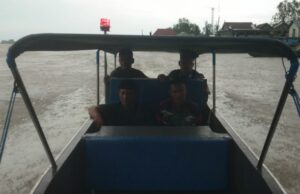 Sigap Ambulance Apung Ditpolairud Polda Sumsel Kembali Menjalankan Misi Kemanusiaan Evakuasi Warga Sakit