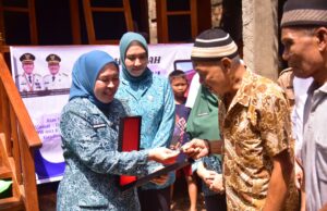Melalui Program RDPS, TP PKK Kota Palembang Resmikan Rumah Layak Huni Milik Guntur