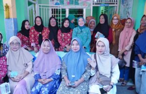 Dorong Kesadaran Kesehatan Reproduksi, Dewi Sastrani Motivasi Warga Ikuti Pemeriksaan IVA Gratis di Seberang Ulu II