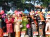 Rayakan Hari Kebaya Nasional, Ratusan Ibu-ibu Ikut Parade Pakai Baju Kebaya
