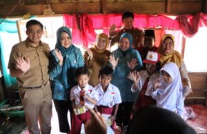 TP PKK Palembang- Baznas Bantu Perlengkapan Sekolah Siswa di Kertapati