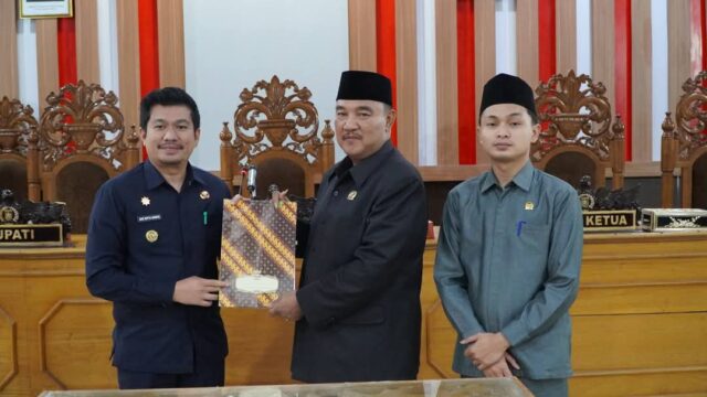 DPRD Bengkulu Utara, Setujui Raperda RPJMD Menjadi Perda