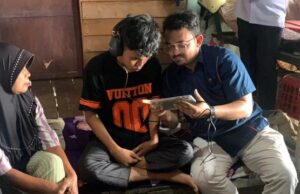 Warga Sungai Ogan Jakabaring Terima Alat Bantu Dengar