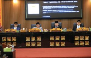 Ratu Dewa Tanggapi Pemandangan Umum 8 Fraksi DPRD Kota Palembang Tentang Penyampaian 4 Raperda