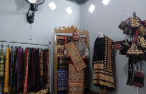 Tapis Pringsewu dari Hobi Menjadi Ladang Rezeki