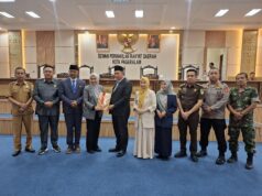 Wali Kota Pagar Alam Ludi Oliansyah dan Wakil Wali Kota Pagar Alam Hj Bertha hadiri Paripurna XV Laporan Banggar