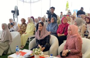 Putri Azizah Hadiri Grand Opening Store Napocut di Palembang