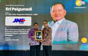 Menjelang Ulang Tahun Ke-35, JNE Raih Penghargaan Best Chief Marketing Officer (CMO) Award 2025