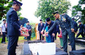 Bupati Muba Pimpin Ziarah dan Tabur Bunga Peringati Hari Pahlawan ke-80