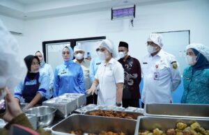 Wamen Isyana Bagoes Oka Tinjau Program Makan Bergizi Gratis di Palembang