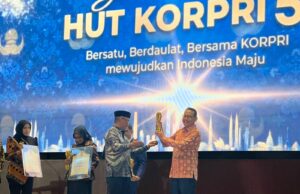 Perintis BPJS Kesehatan, Fachmi Idris, Raih Life Achievement KORPRI Award