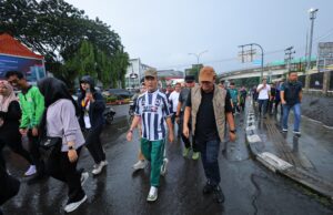 Walk & Check: Ratu Dewa Jalan Kaki 5 Km Lebih Tinjau Infrastruktur di Pusat Kota