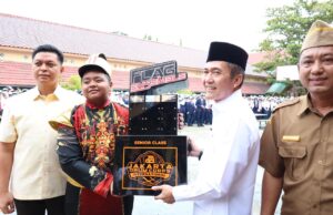 Ratu Dewa Beri Penghargaan atas Prestasi Nasional dan Internasional MB Cakrawala Spensa