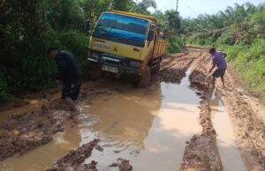 Menyedihkan, 2 Desa di Musi Rawas Terisolir, Krisis Sembako Hingga Warga Sakit Meninggal di Jalan