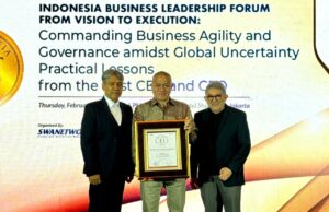 Melesat di Tengah Badai: Feriadi Soeprapto, Sang Komandan JNE yang Menaklukkan Indonesia Best CEO 2025