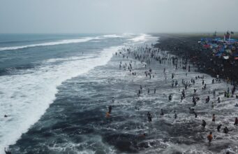 Bupati Lumajang: Kebersihan Pantai Kunci Keberlanjutan Wisata