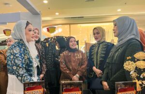Kriya Sriwijaya Raya Fashion Meriahkan Semarak Idulfitri di Kota Pempek