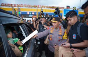 Tinjau Kalikangkung, Kapolri Pastikan Pelayanan hingga Rekayasa Lalin Optimal Hadapi Mudik