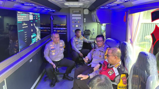 Polda Sumsel Turunkan Mobile Command Center ke Betung, Teknologi Drone Kendalikan Arus Mudik Jalintim