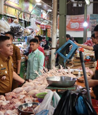 Sekda Aprizal Pimpin Sidak Pasar, Pastikan Stok Pangan Aman dan Harga Stabil Jelang Ramadan