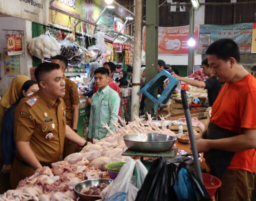 Sekda Aprizal Pimpin Sidak Pasar, Pastikan Stok Pangan Aman dan Harga Stabil Jelang Ramadan