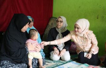 DWP Diskominfo Palembang Salurkan Bantuan ke Panti Asuhan dan Bagikan Takjil