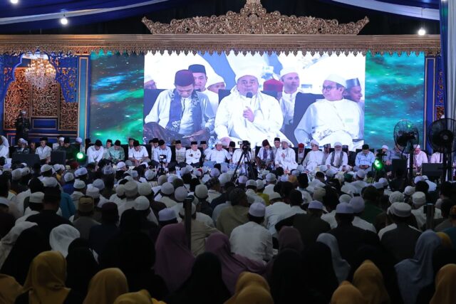 Shalat Isya dan Taraweh berjamaah di Graha Dakwah Al Halim, Ratu Dewa kenang 40 hari wafatnya H.Halim Ali