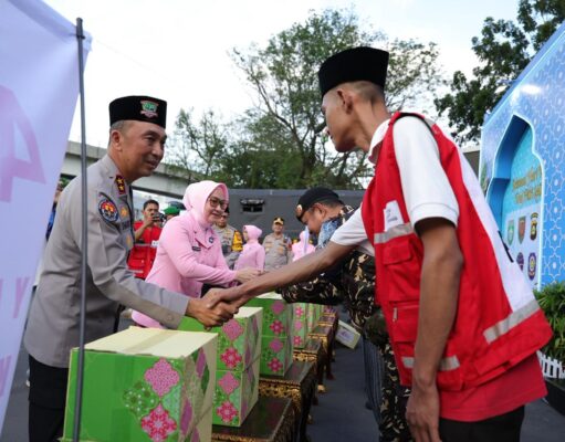 Sinergi Kapolda Sumsel dan Bhayangkari , beri dukungan moril dan tali asih bagi personel Ops Ketupat Musi 2026 di Simpang Polda