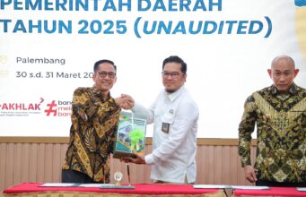 Palembang Pimpin Transparansi Keuangan Daerah, Ratu Dewa Serahkan LKPD 2025