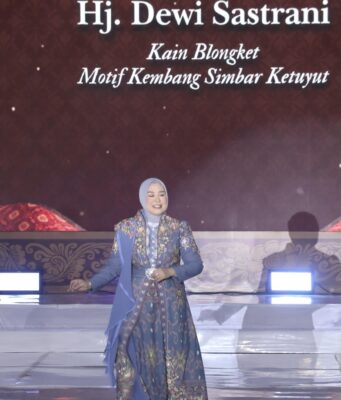 Warisan Budaya, Ketua PKK Palembang Pragakan Busana Songket Khas Bumi Sriwijaya.