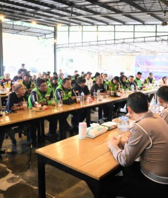 Dirlantas Polda Jateng “Jagongan Bareng Ojol, Ojol Tertib Berlalu Lintas”