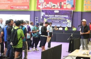 Kadispora Amri Beri Challange Ke PTMSI Kota Palembang