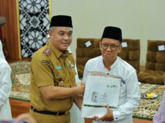 Sekda Palembang Pimpin Pelepasan Jemaah Haji PGRI, Doakan Jadi Haji Mabrur