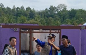 Bupati Joncik Sambangi Korban Kebakaran Desa Lingge: “Bapak dan Ibu Tidak Sendirian